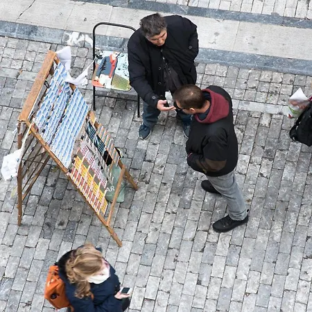 Central44 Lol Budget @ermou Street * Atene